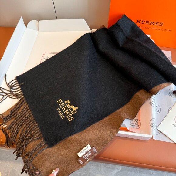 Hermès women's scarf - Picture 4 of 5